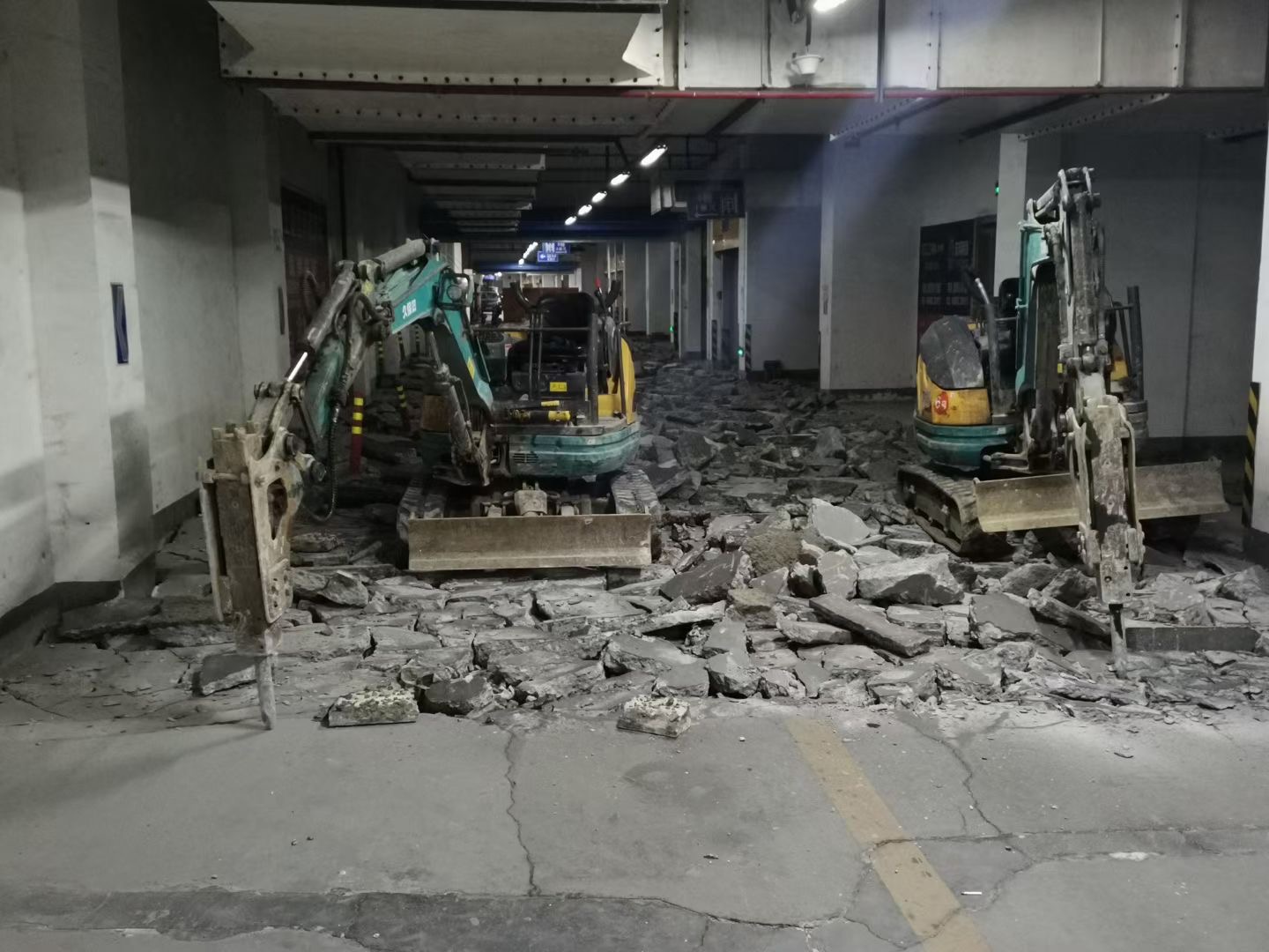 微型小挖機(jī)延長(zhǎng)壽命的一些保養(yǎng)方法有哪些？(圖1)